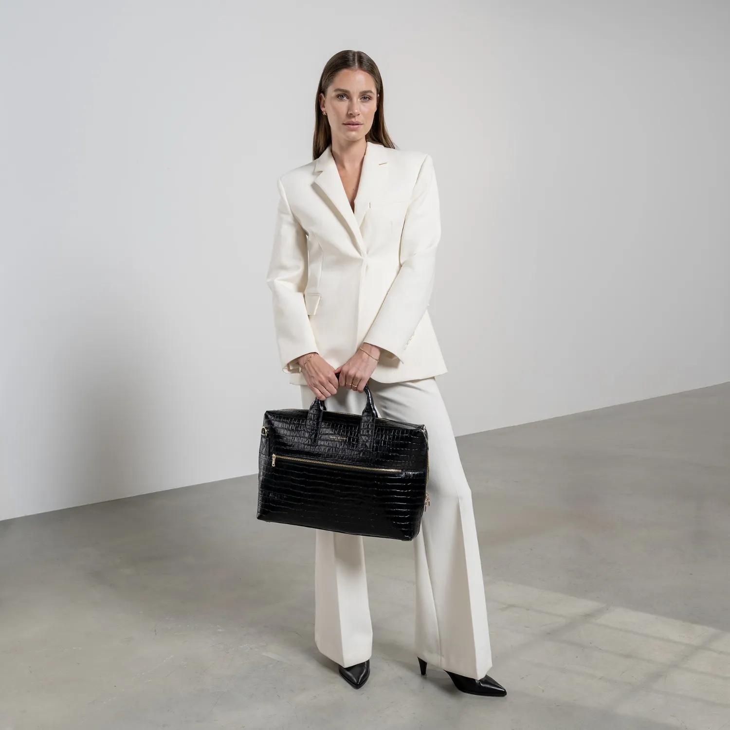 Isabel Bernard Aktetas Honoré Anique croco black calfskin leather handbag in zwart