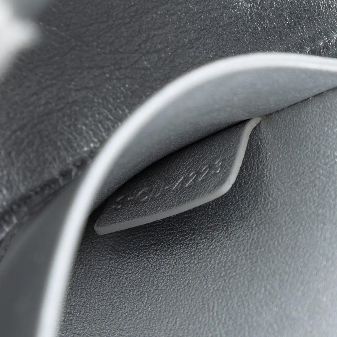 Thumbnail - Celine Hobo Bags - Triomphe All Over Laminated Calfskin Claude Should - Gr. unisize - in Silber - für Damen