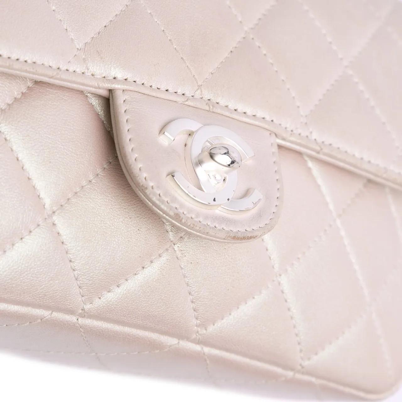 Thumbnail - Chanel Hobo Bags - Mini Rectangular Classic Iridescent Lambskin Singl - Gr. unisize - in Weiß - für Damen