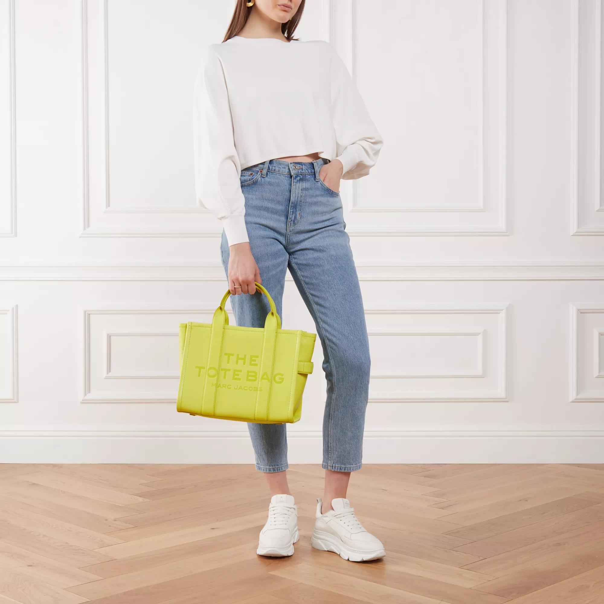 Marc Jacobs Totes & shoppers The Medium Tote in geel