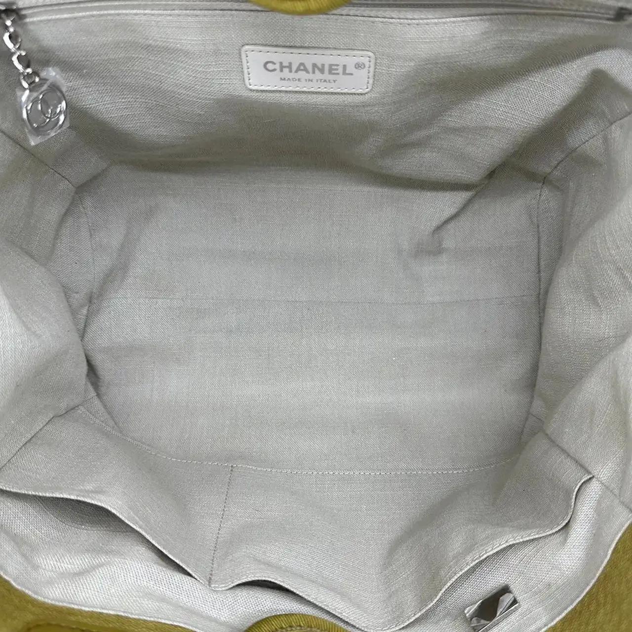 Thumbnail - Chanel Shopper - Chanel Deauville Small with Pochette 2023 khaki Fu - Gr. unisize - in Grün - für Damen