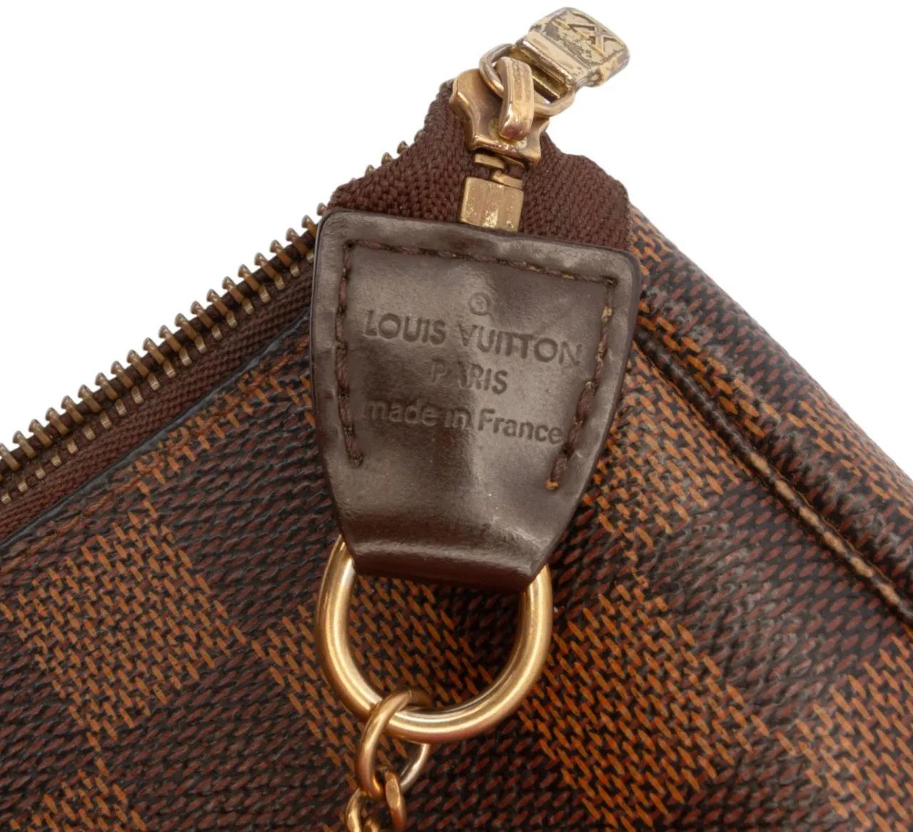Thumbnail - Louis Vuitton Crossbody Bags - Damier Ebene Mini Pochette Accessoires - Gr. unisize - in Braun - für Damen
