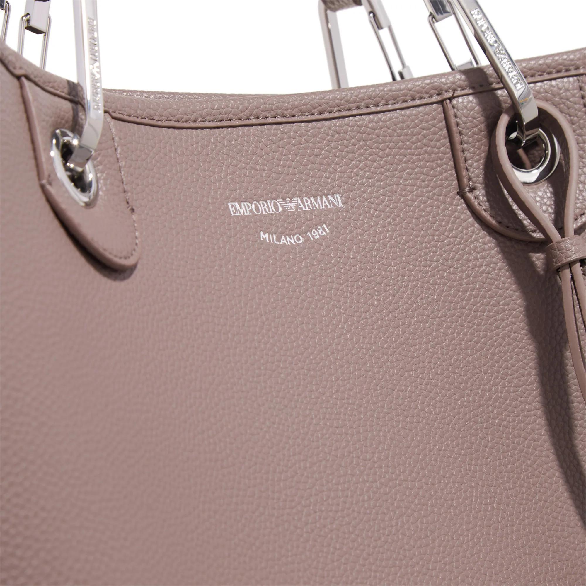 Emporio Armani Shoppers Shopping M St. Cervo Shopping M St. Cervo in taupe