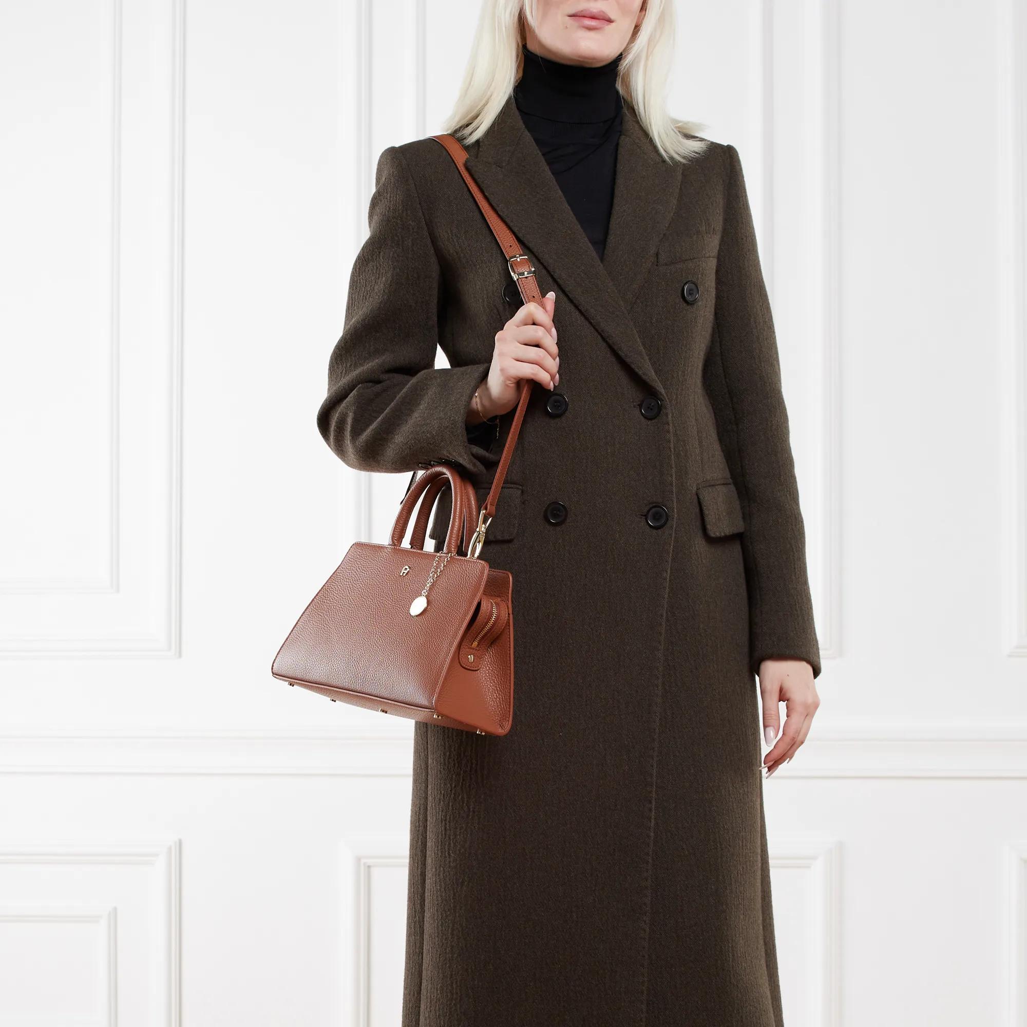 Aigner Shoppers & Totes Cybill in bruin