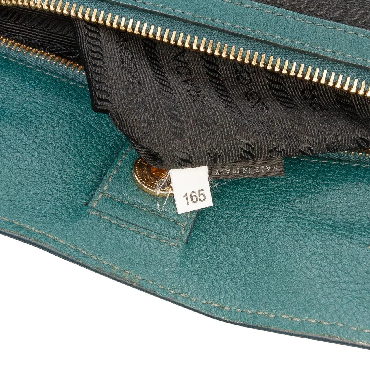 Thumbnail - Prada Hobo Bags - Vitello Daino Open Convertible Tote - Gr. unisize - in Blau - für Damen