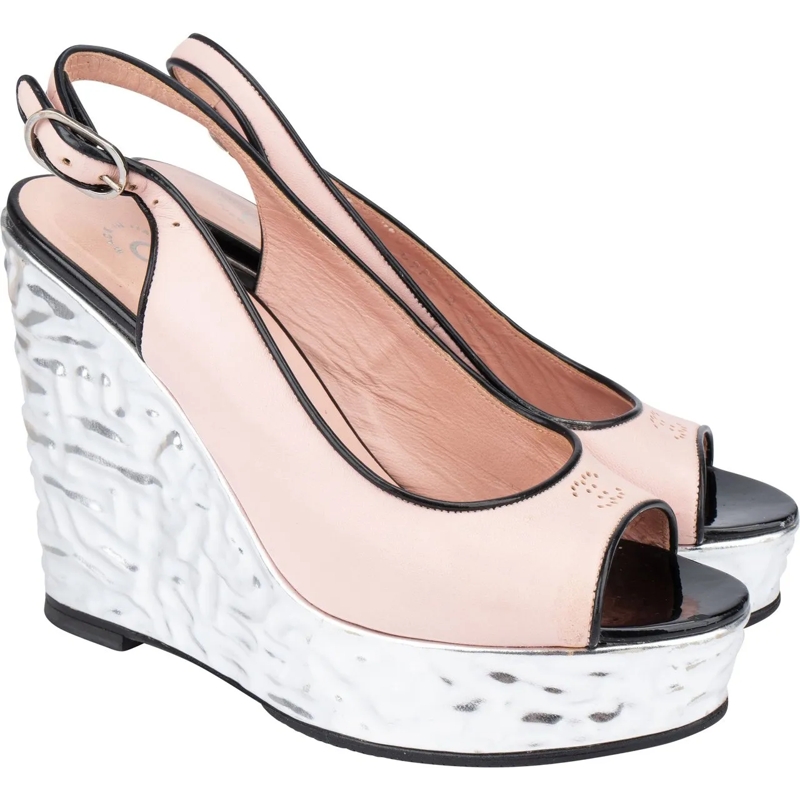 Chanel Sandalen Chanel Pink Leather Wedge Sandals (36) rose