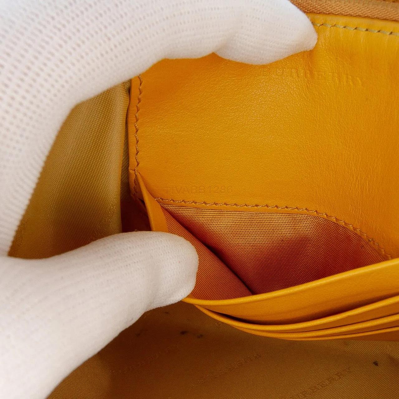 Thumbnail - Burberry Hobo Bags - Haymarket Check Coated Canvas Floral Print Crossbo - Gr. unisize - in Braun - für Damen