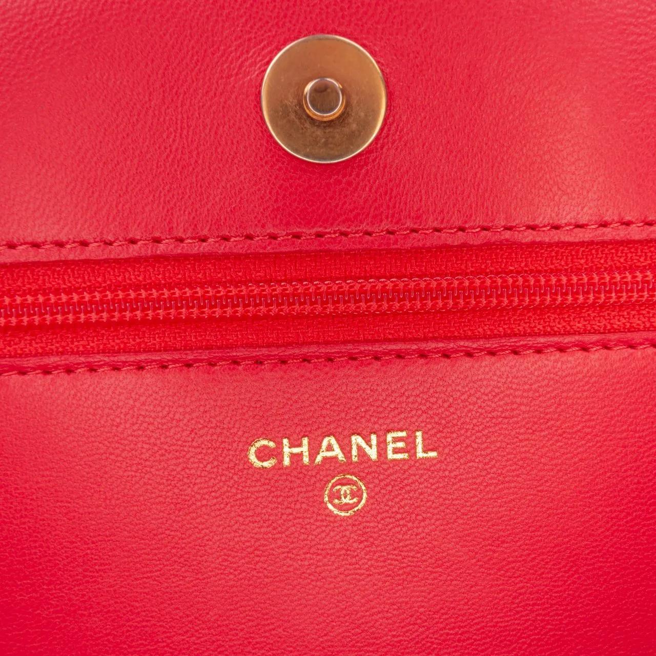 Thumbnail - Chanel Hobo Bags - Quilted Caviar Boy Wallet on Chain - Gr. unisize - in Rot - für Damen