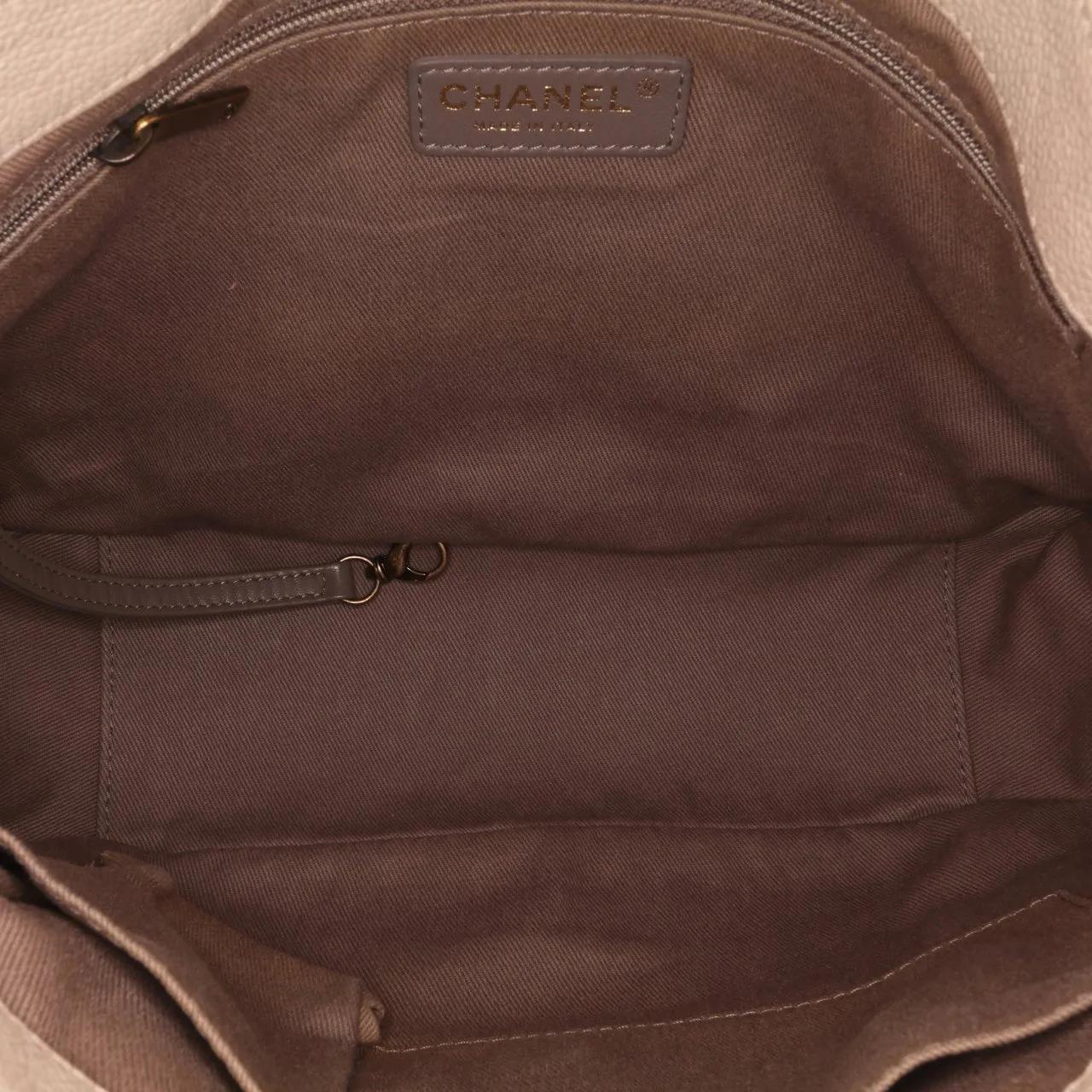 Thumbnail - Chanel Hobo Bags - Medium Quilted Caviar Coco Pleats Messenger Flap - Gr. unisize - in Braun - für Damen