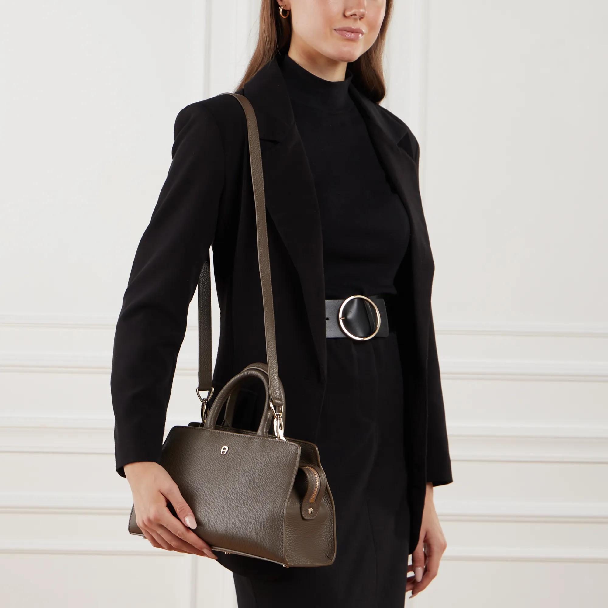 Aigner Satchels Cybill in bruin