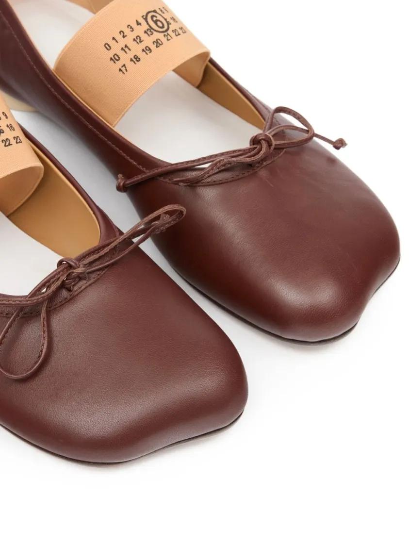 Thumbnail - Brown Leather Flats With Bow Detail - Gr. 36 (EU) - in Grau