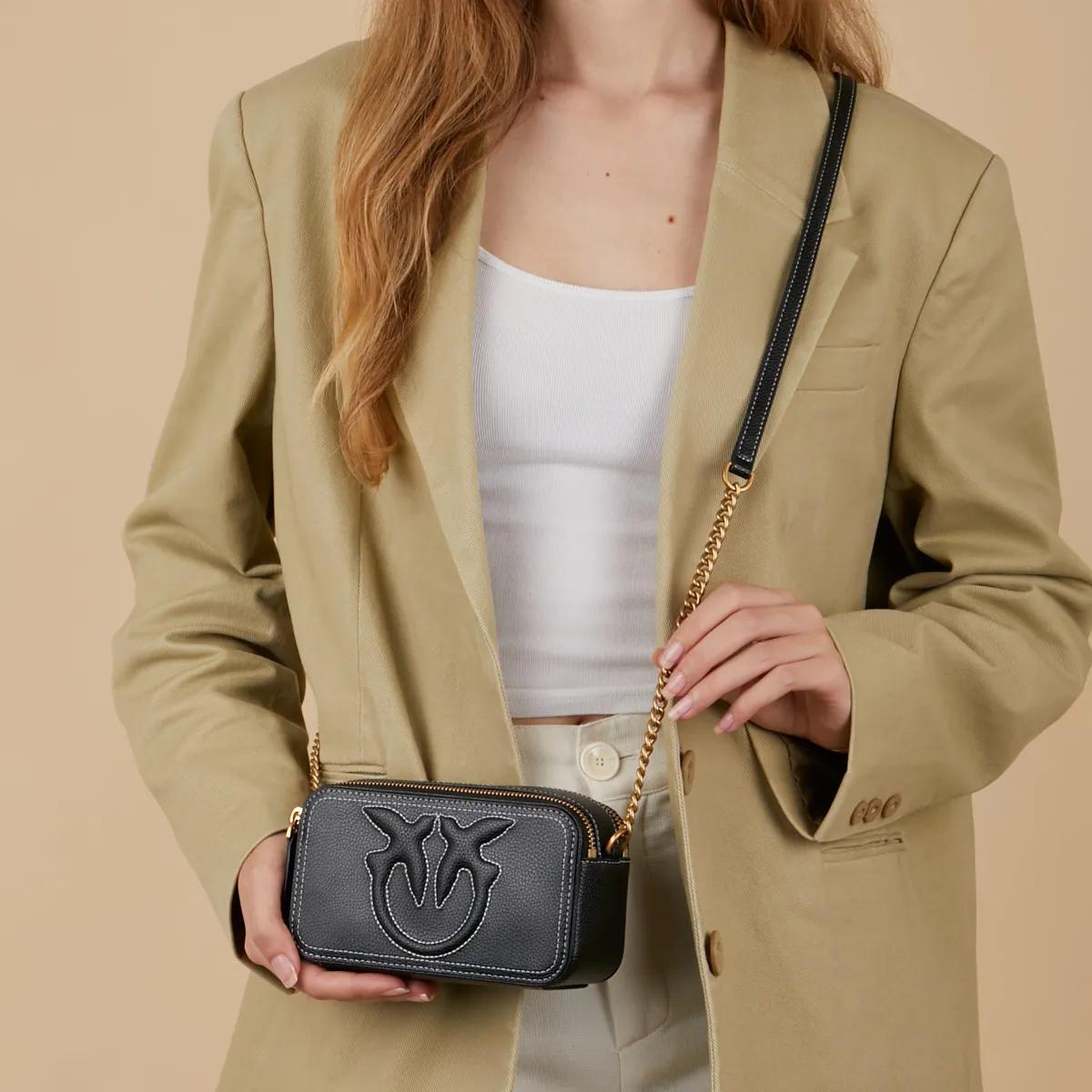 pinko Crossbody bags Carrie Camera Case in zwart