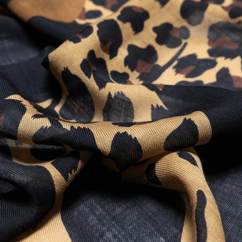 Saint Laurent Wollschal Cassandre Large Square Scarf Black(Image 3)