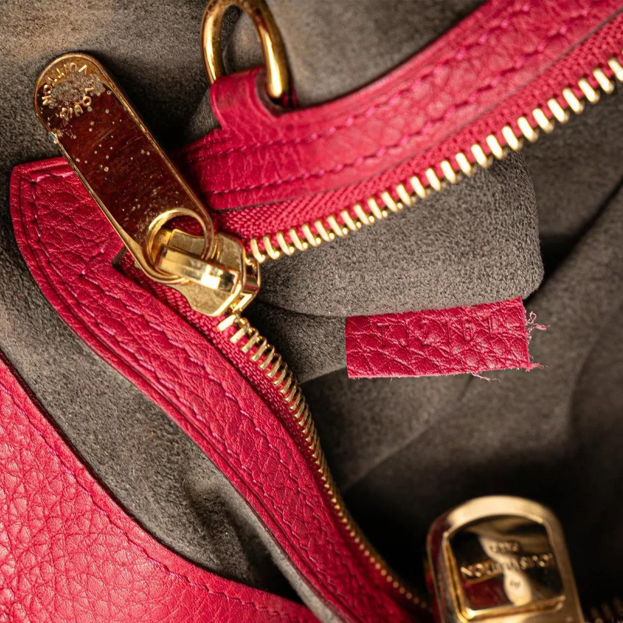 Thumbnail - Louis Vuitton Crossbody Bags - Monogram Mahina Cirrus PM - Gr. unisize - in Rot - für Damen