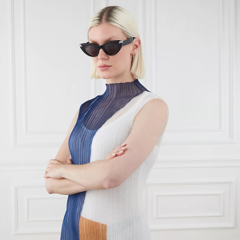 Alexander McQueen Lunettes de soleil AM0442S-001 Black-Black-Grey(Image 2)