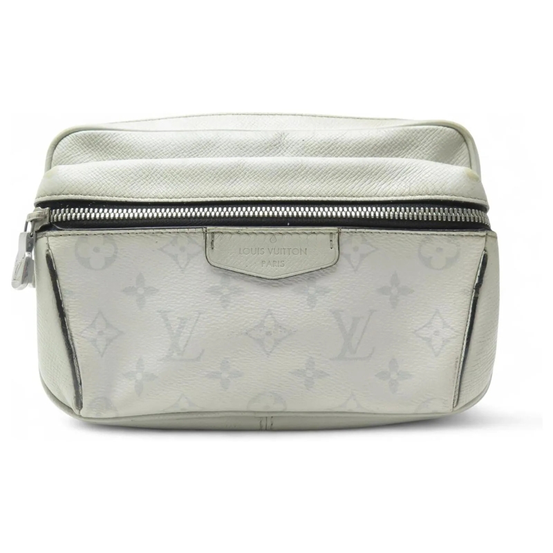 Louis Vuitton Saddle Bag SAC BANANE LOUIS VUITTON OUTDOOR TAIGARAMA ANTARTI grau