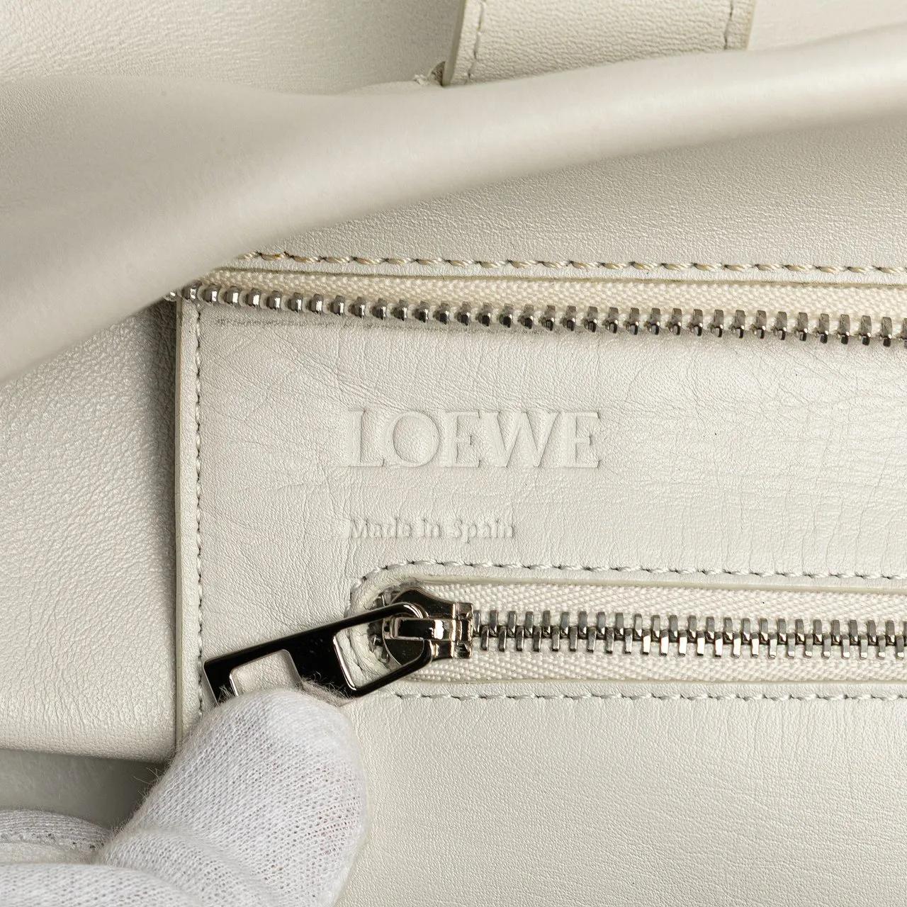 Thumbnail - Loewe Shopper - Anagram Leather Shopper Tote - Gr. unisize - in Weiß - für Damen