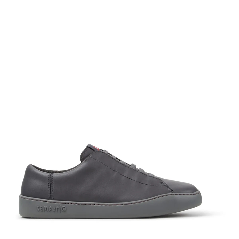 Camper Low-Top-Sneaker Peu Touring ist eine sportliche und zeitgenössisch mittel-grau