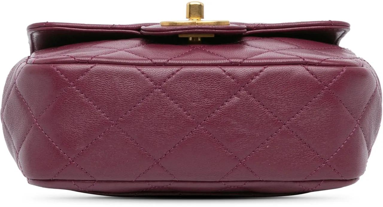 Chanel Totes & shoppers Mini Quilted Lambskin Single Flap in oranje