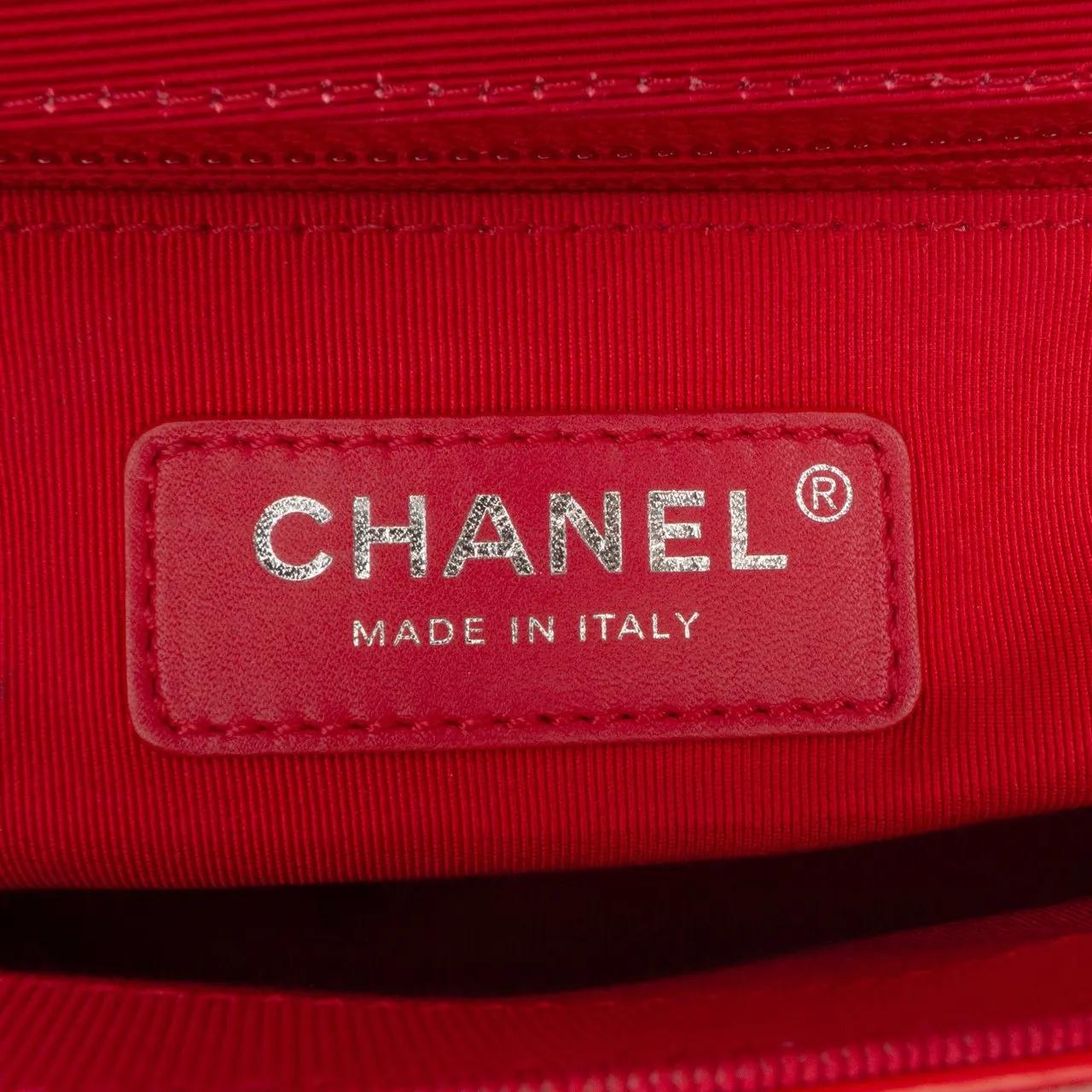 Thumbnail - Chanel Hobo Bags - CC Quilted Crumpled Calfskin and Grosgrain Flap - Gr. unisize - in Rot - für Damen