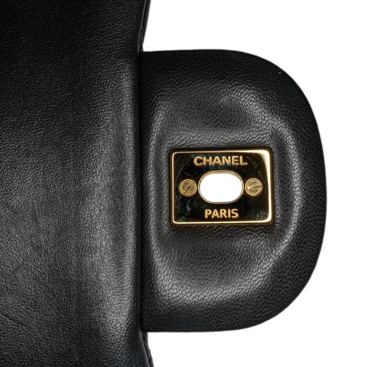 Chanel Shoppers Jumbo Classic Lambskin Double Flap in zwart
