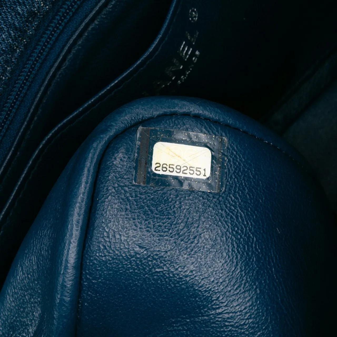 Thumbnail - Chanel Hobo Bags - Quilted Denim Classic Single Flap - Gr. unisize - in Blau - für Damen