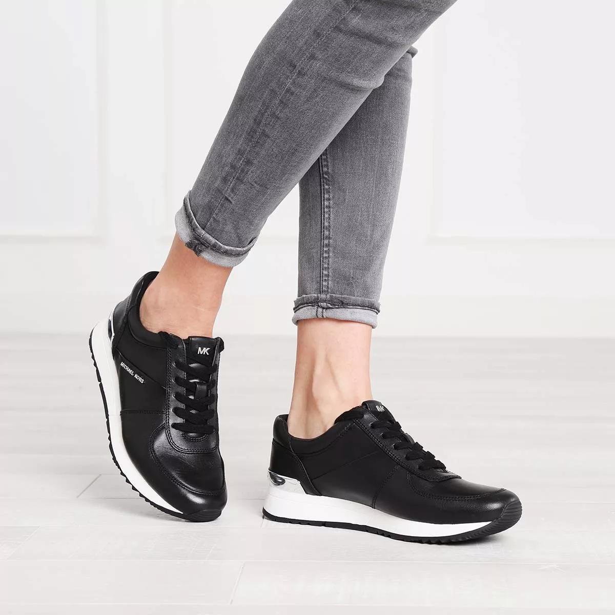 Michael kors online allie trainer black