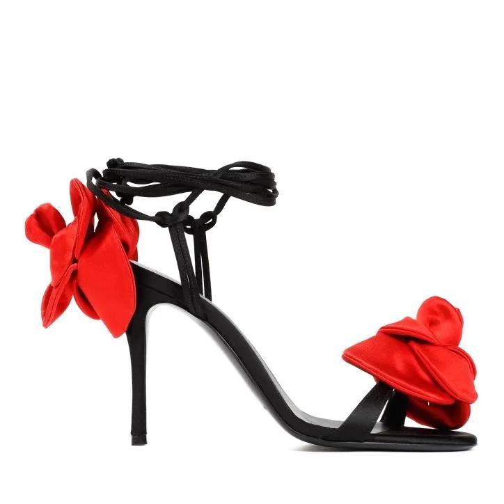 Magda Butrym Sandalen & Sandaletten - Black Flower Satin Sandals - Gr. 37 (EU) - in Rot - für Damen