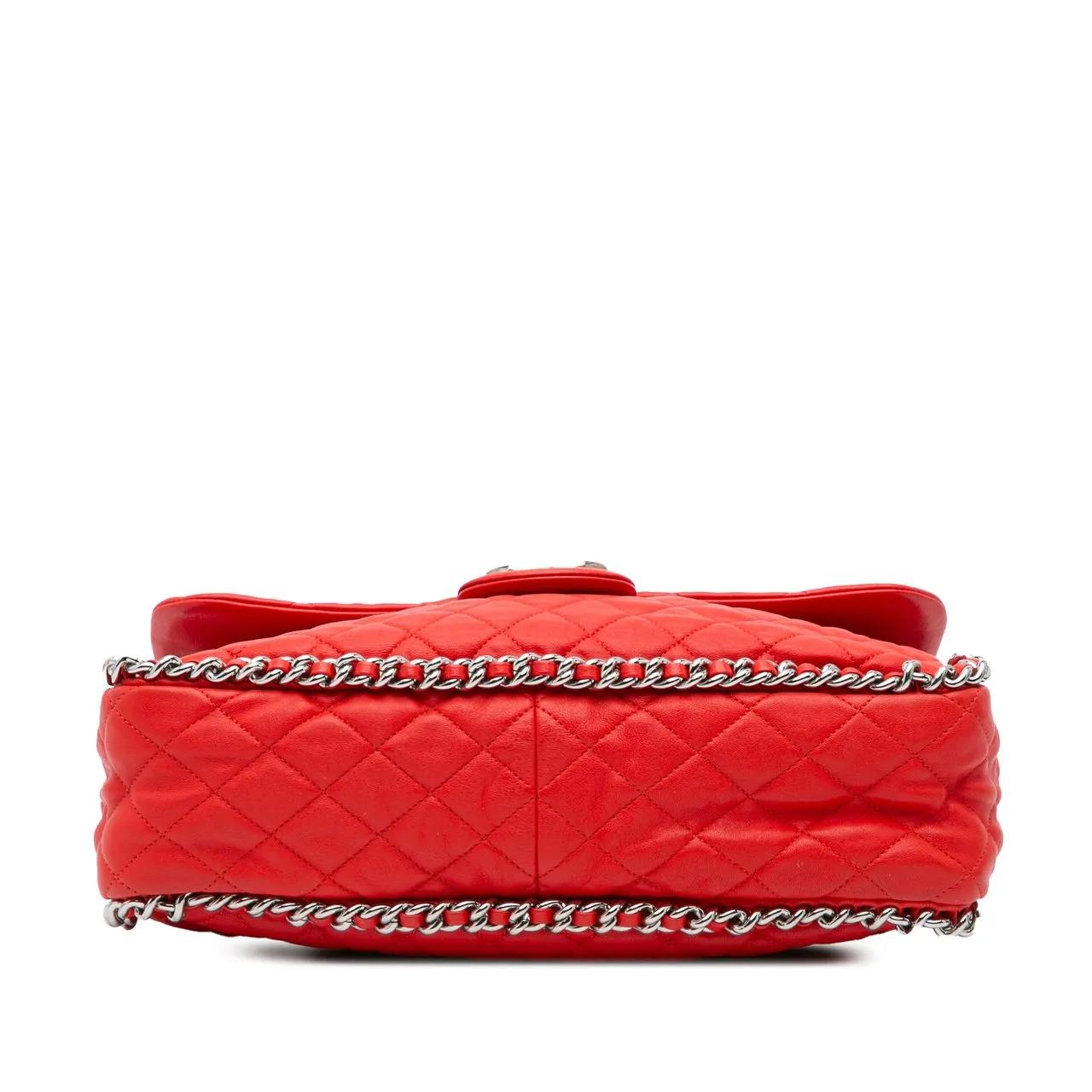 Thumbnail - Chanel Hobo Bags - Maxi Washed Lambskin Chain Around Flap - Gr. unisize - in Rot - für Damen