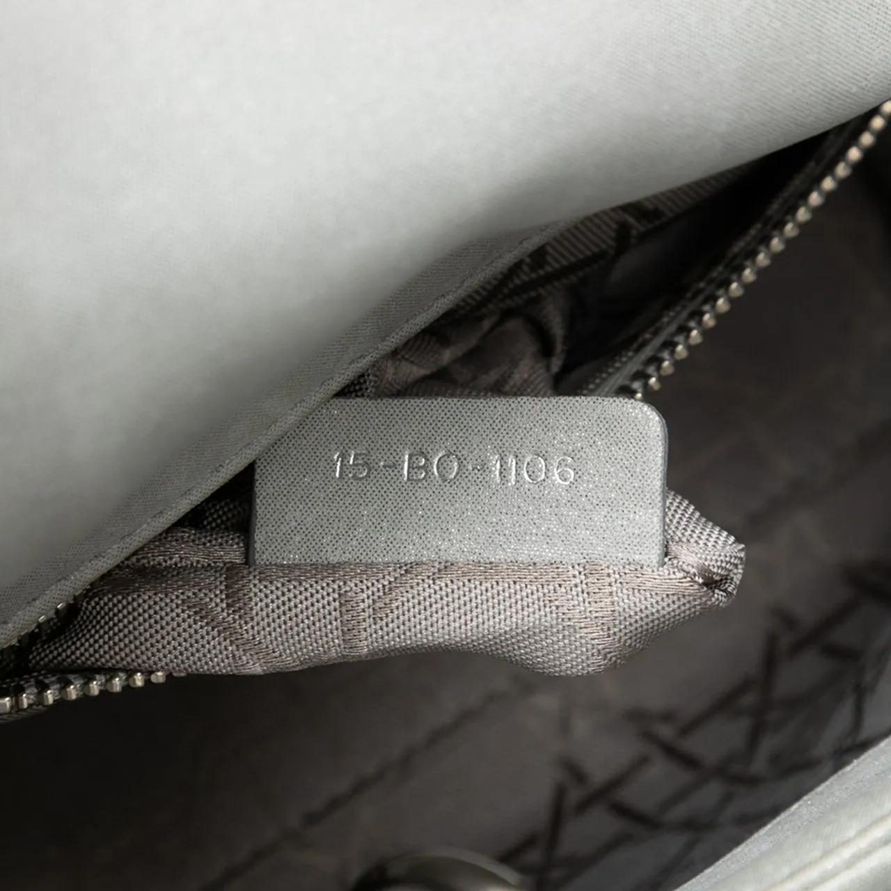 Thumbnail - Christian Dior Hobo Bags - Mini Iridescent Lambskin Cannage Lady Dior - Gr. unisize - in Silber - für Damen