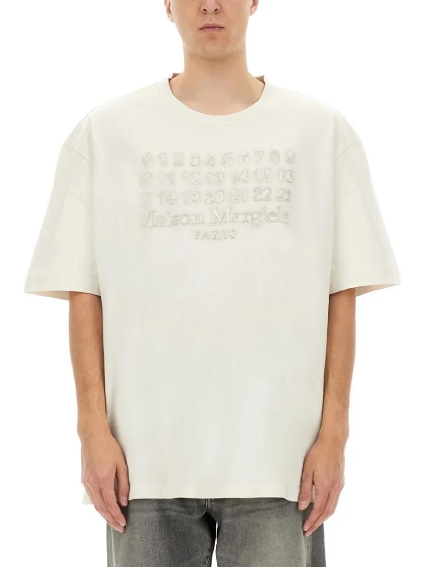 Thumbnail - Maison Margiela - Oversized T-Shirt With Embossed Logo Design - Größe M - beige