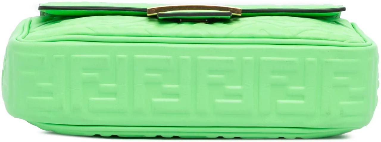 Thumbnail - Fendi Hobo Bags - Zucca Embossed Leather Chain Midi Baguette - Gr. unisize - in Grün - für Damen