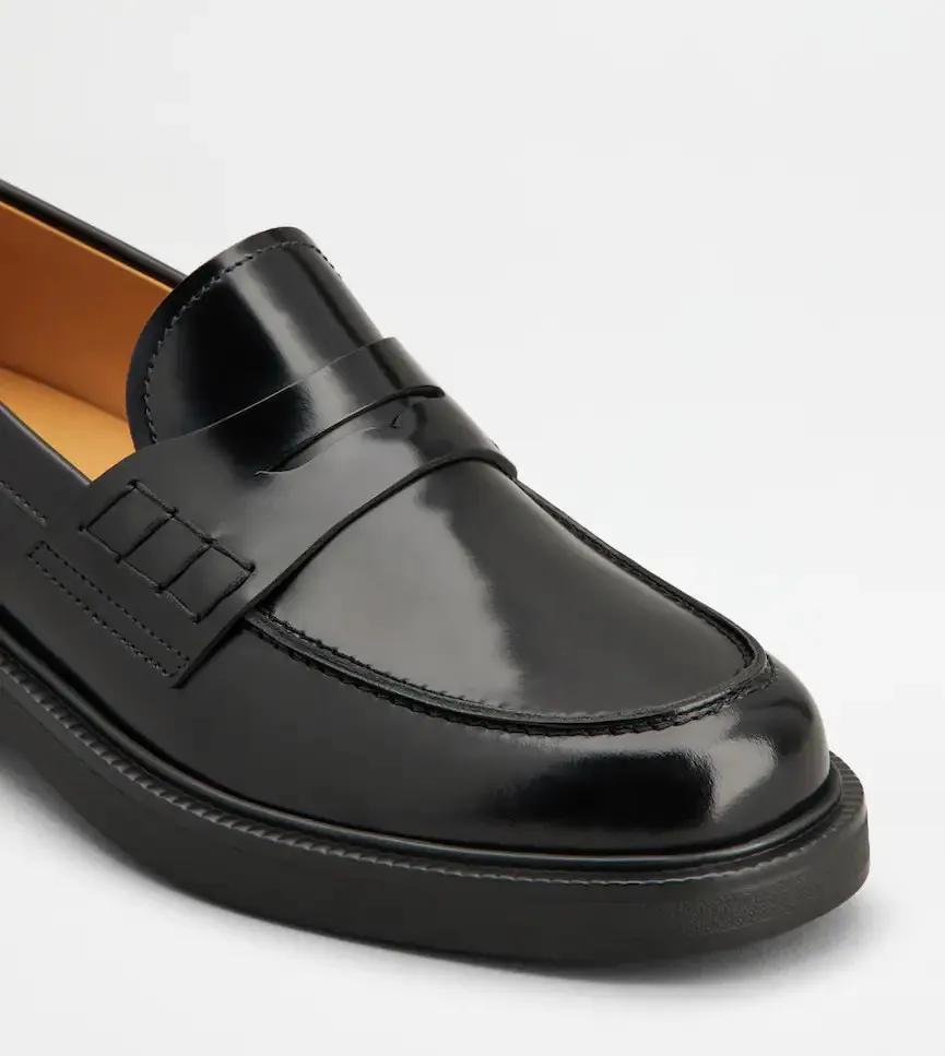 Thumbnail - Timeless Black Leather Loafers With Rubber Sole - Gr. 37 (EU) - in Schwarz