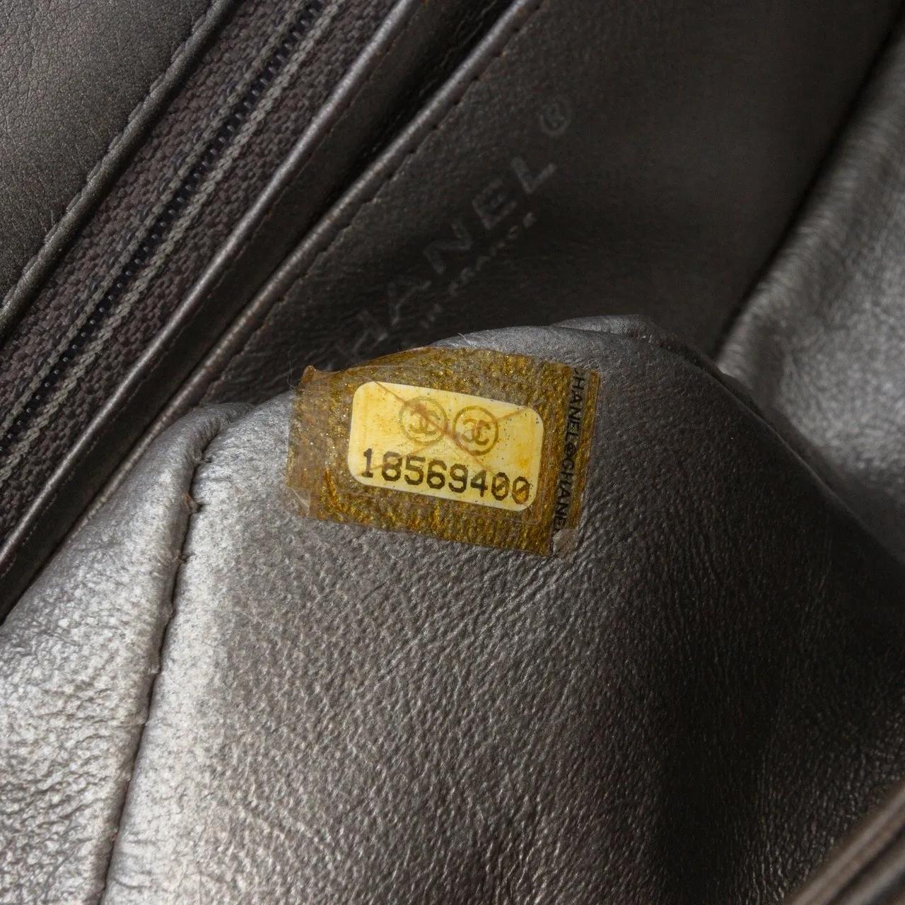 Thumbnail - Chanel Hobo Bags - Mini Rectangular Classic Metallic Lambskin Single - Gr. unisize - in Grau - für Damen