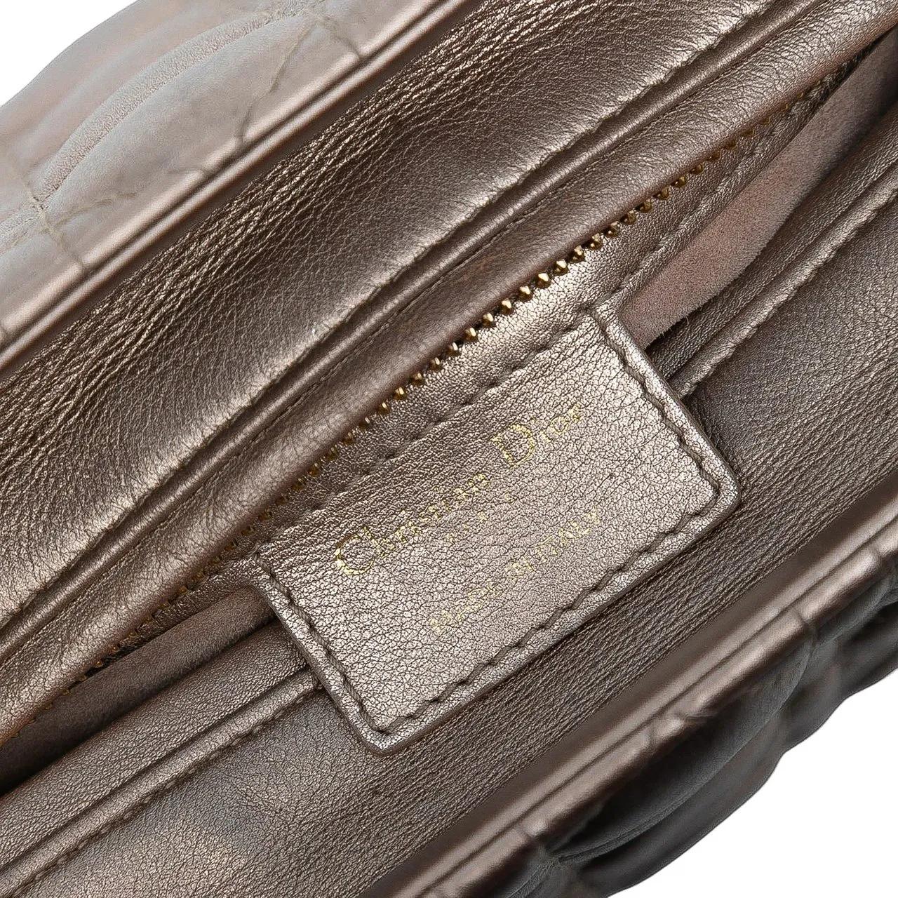 Thumbnail - Christian Dior Hobo Bags - Medium Metallic Lambskin Cannage Lady Dior - Gr. unisize - in Gold - für Damen