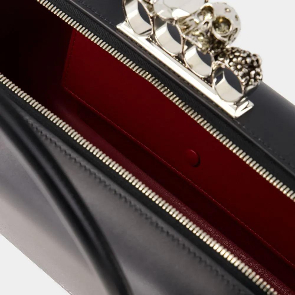 alexander mcqueen Clutches The Reverse Clutch Leather Black in zwart