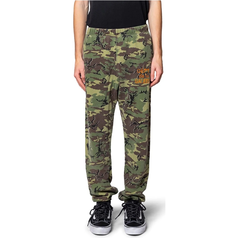 Gallery Dept.  SWEATPANTS ERDL CAMO grün