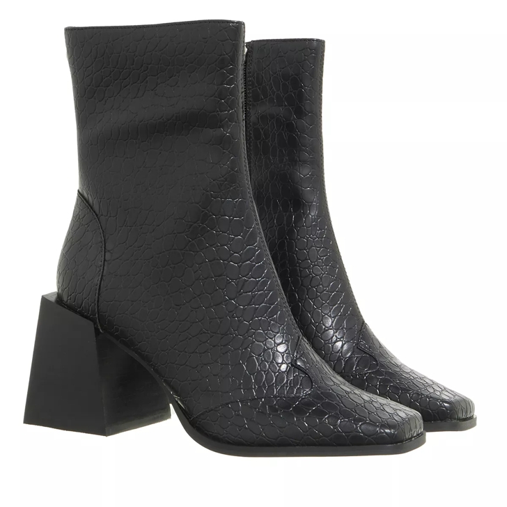 Steve madden pointed toe boots clearance