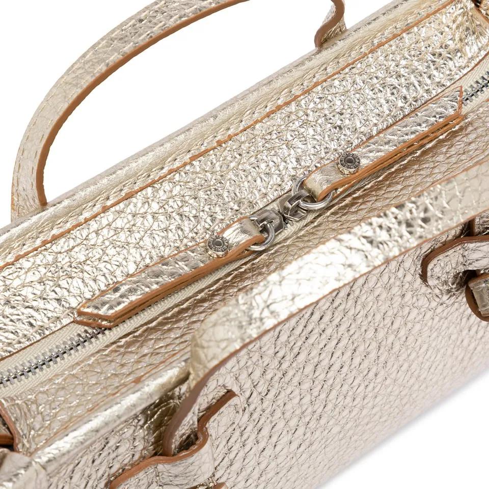 Gianni Chiarini Shoppers & Totes Marcella Structured Shoulder Bag in poeder roze