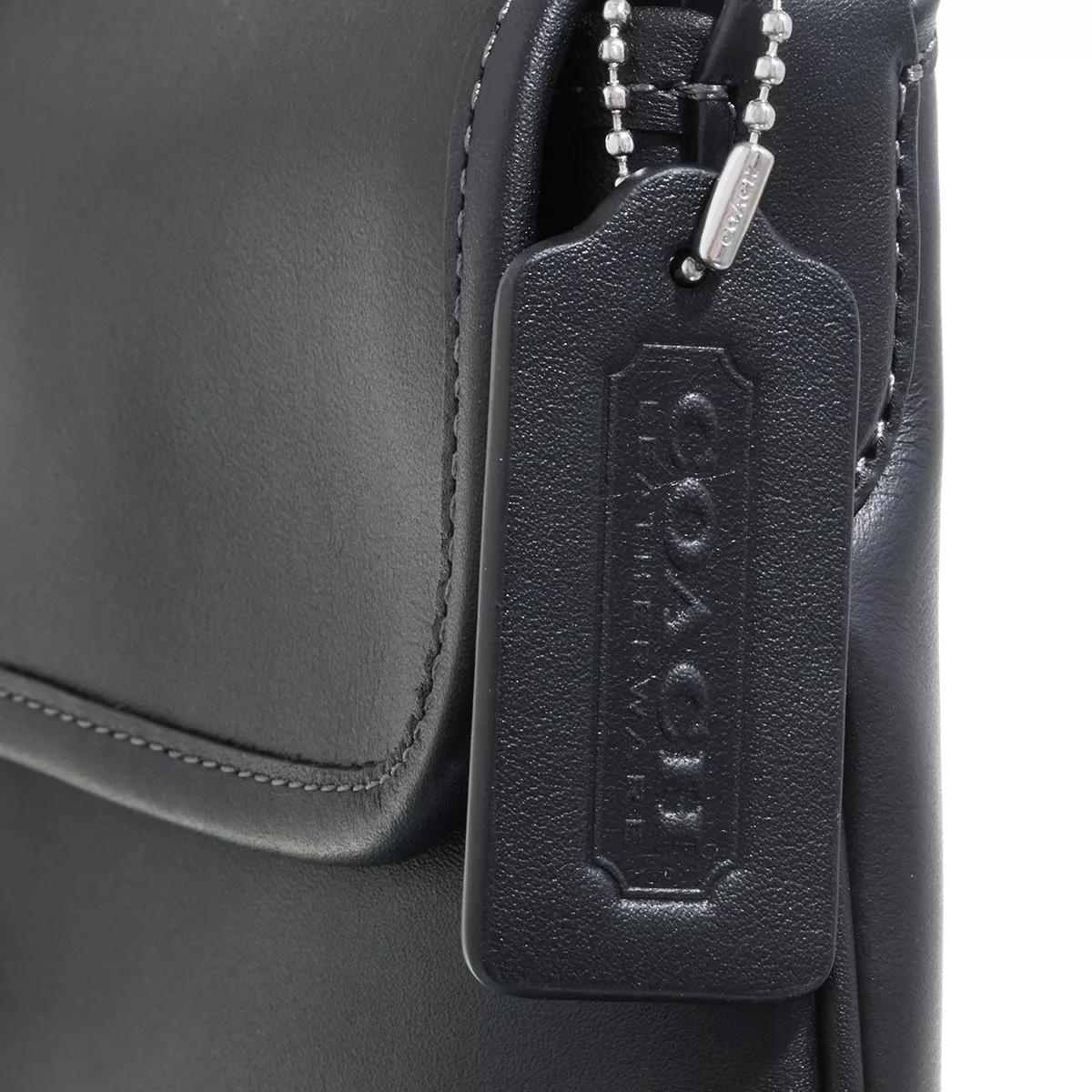 Coach Pochettes Glovetanned Leather Hamptons Bag in zwart