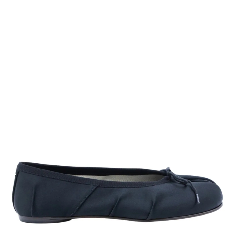 Maison Margiela Balletschoenen Minimalist Black Flats With Rounded Toe And Low-Pr Blue