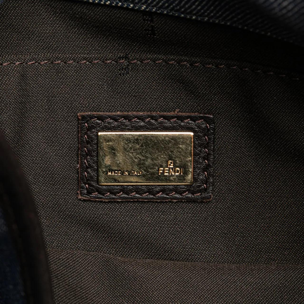 Thumbnail - Fendi Hobo Bags - Zucca Trimmed Denim Buckle Flap Bag - Gr. unisize - in Blau - für Damen