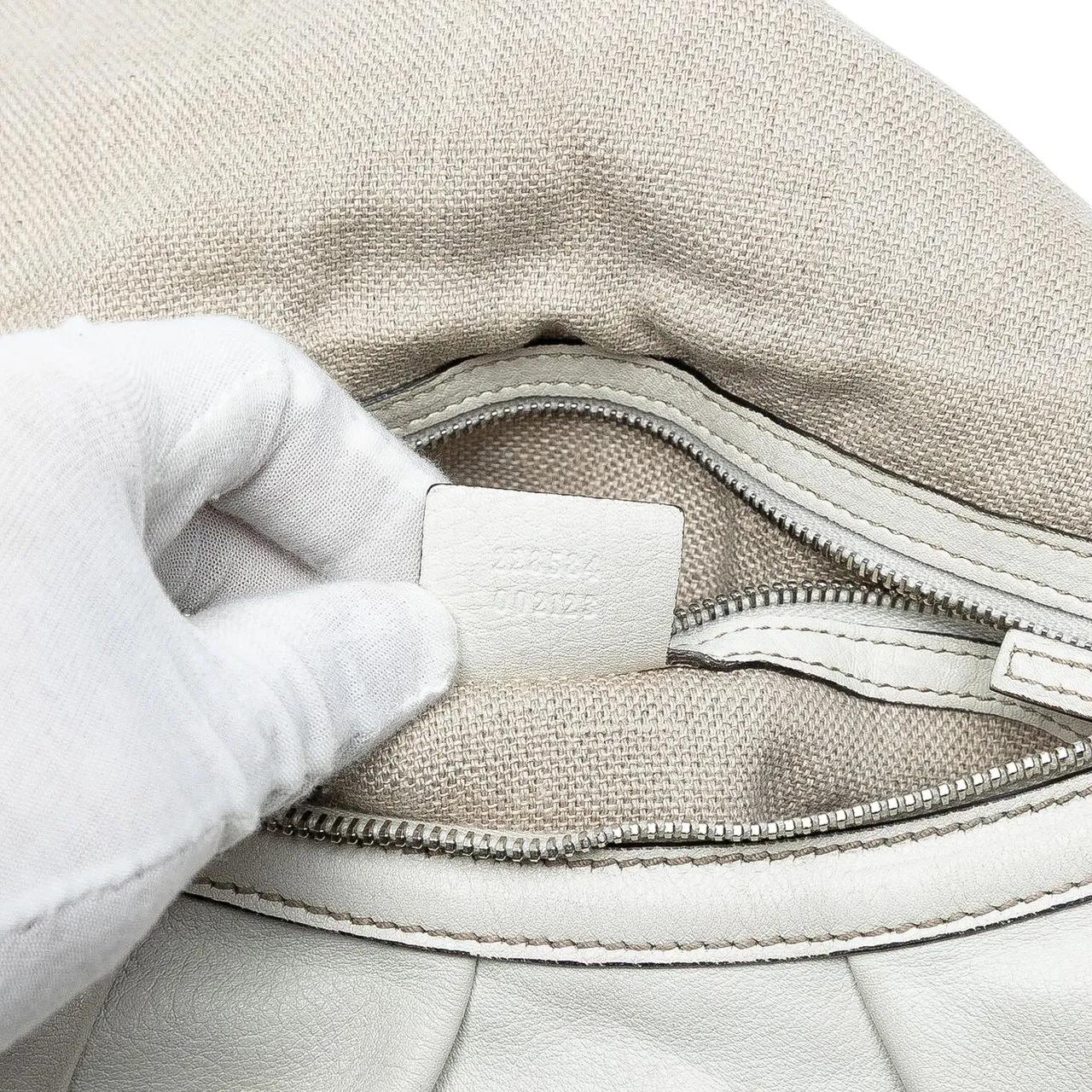 Thumbnail - Gucci Hobo Bags - Medium Pebbled Calfskin Icon Bit Satchel - Gr. unisize - in Weiß - für Damen