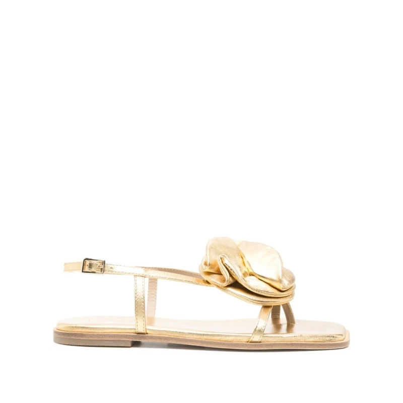 Vic Matié Sandalen Floral Appliqué Gold-Tone Leather Sandals Neutrals