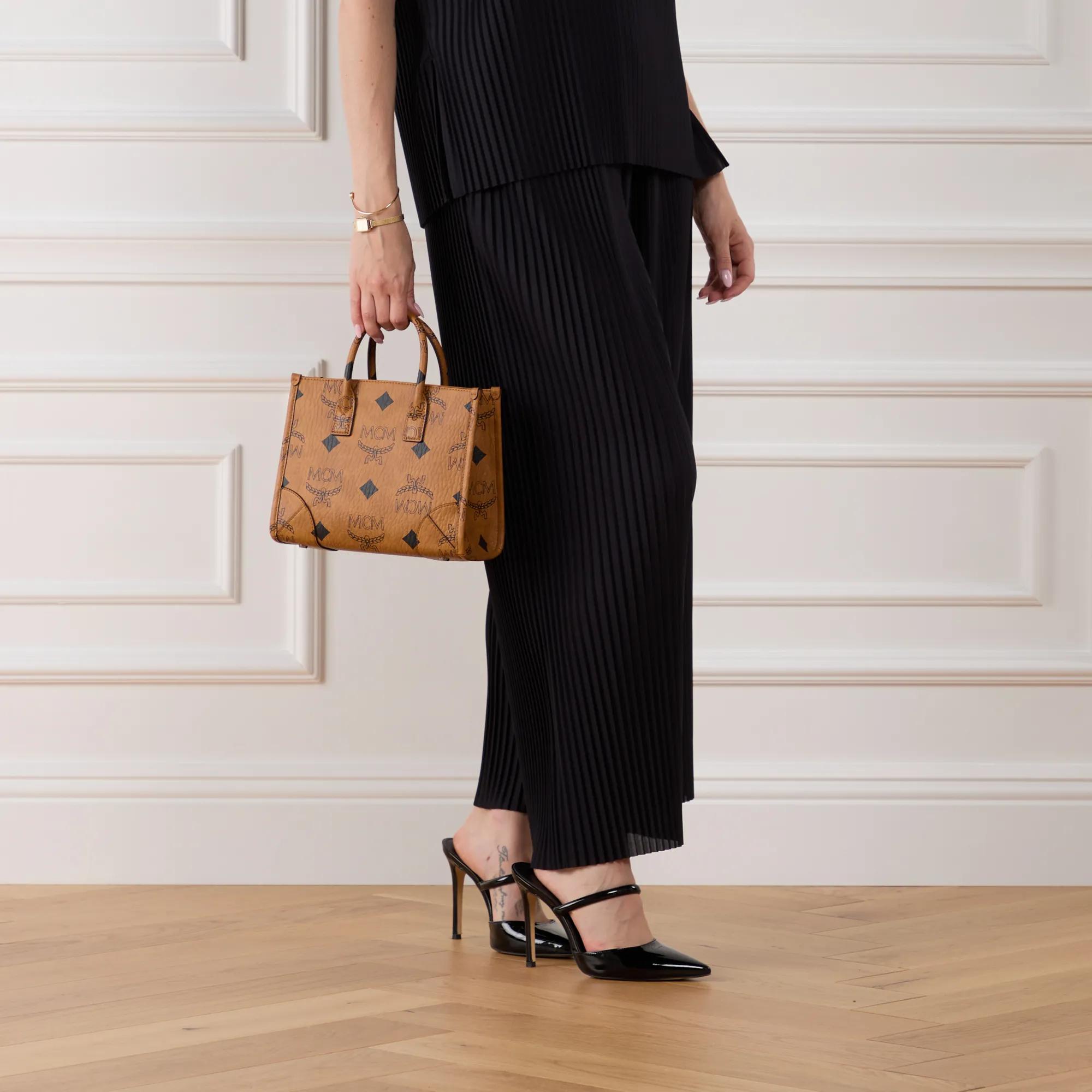 MCM Totes & shoppers Munchen Vi Tote Small in cognac