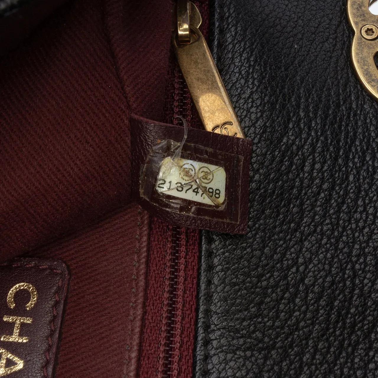 Thumbnail - Chanel Hobo Bags - Paris-Salzburg Small Patent and Goatskin CC Eyelet - Gr. unisize - in Schwarz - für Damen