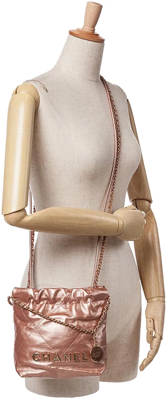 Thumbnail - Chanel Hobo Bags - 2021-2024 Mini Metallic Quilted Calfskin 22 Satche - Gr. unisize - in Gold - für Damen