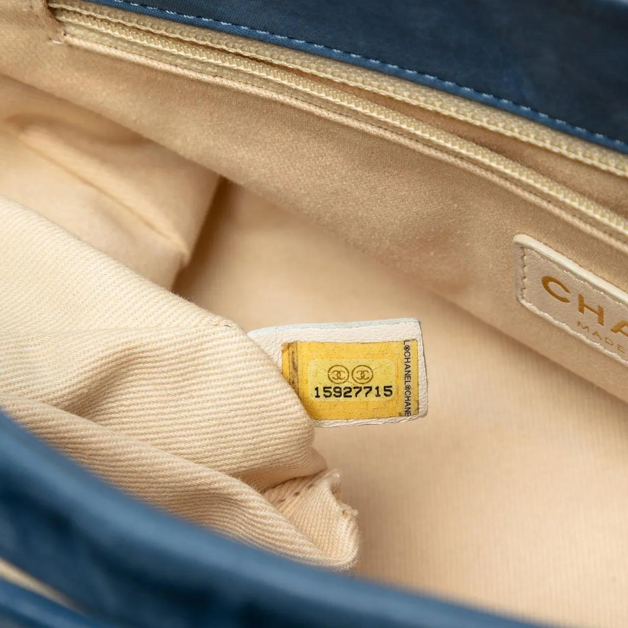 Thumbnail - Chanel Hobo Bags - Large Iridescent Calfskin Chic Quilt Flap - Gr. unisize - in Blau - für Damen