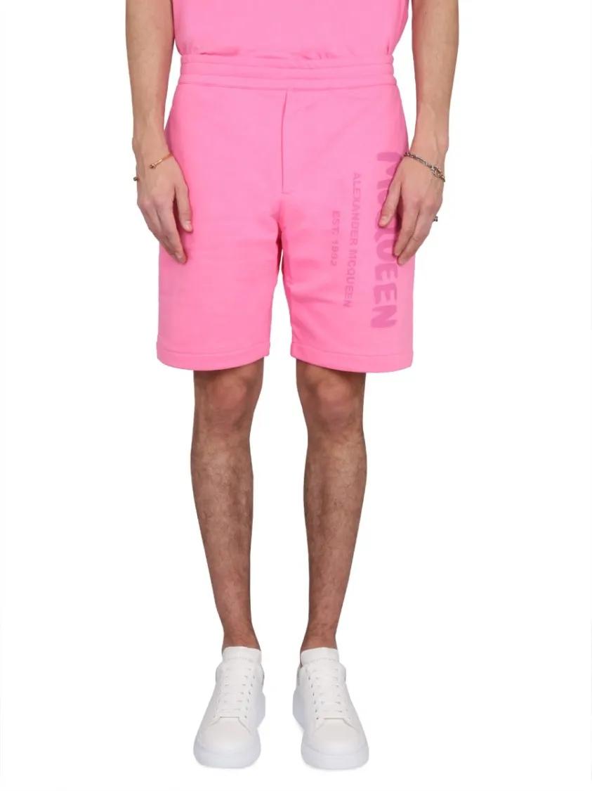Thumbnail - Alexander McQueen - Bermuda Shorts With Graffiti Logo Print - Größe M - pink