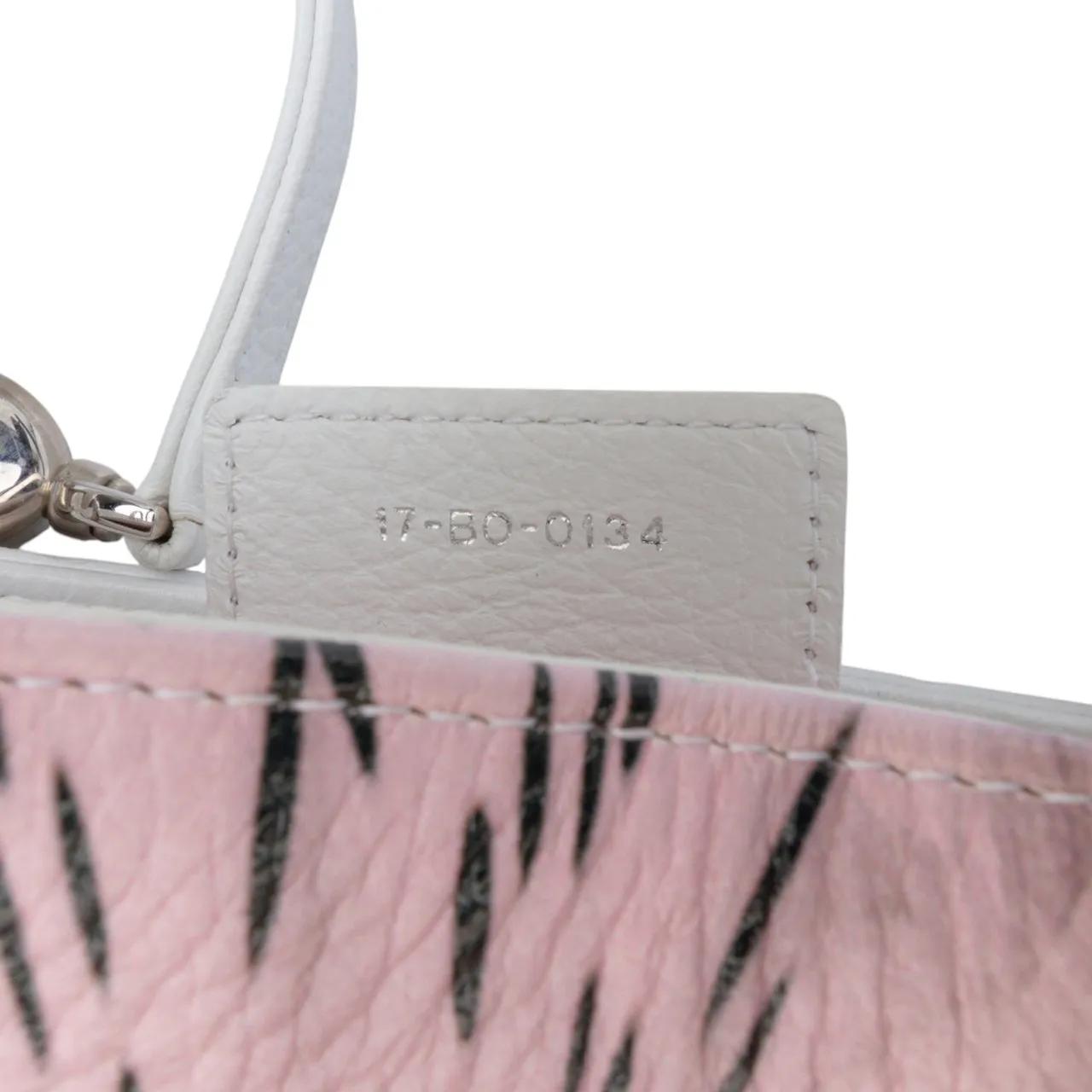 Thumbnail - Christian Dior Hobo Bags - Medium Deerskin Floral Printed Lady Dior - Gr. unisize - in Weiß - für Damen